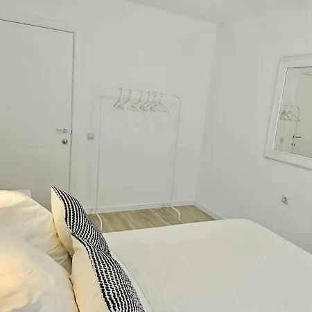 Centrico Piso Con 2 Camas De Matrimonio