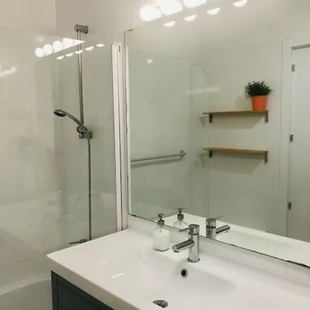 Centrico Piso Con 2 Camas De Matrimonio
